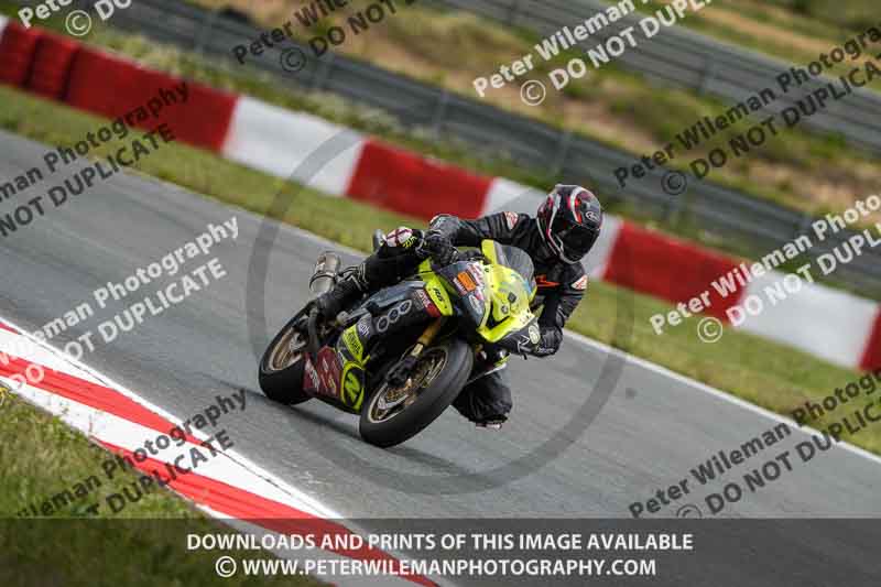 cadwell no limits trackday;cadwell park;cadwell park photographs;cadwell trackday photographs;enduro digital images;event digital images;eventdigitalimages;navarra;no limits trackdays;peter wileman photography;racing digital images;trackday digital images;trackday photos